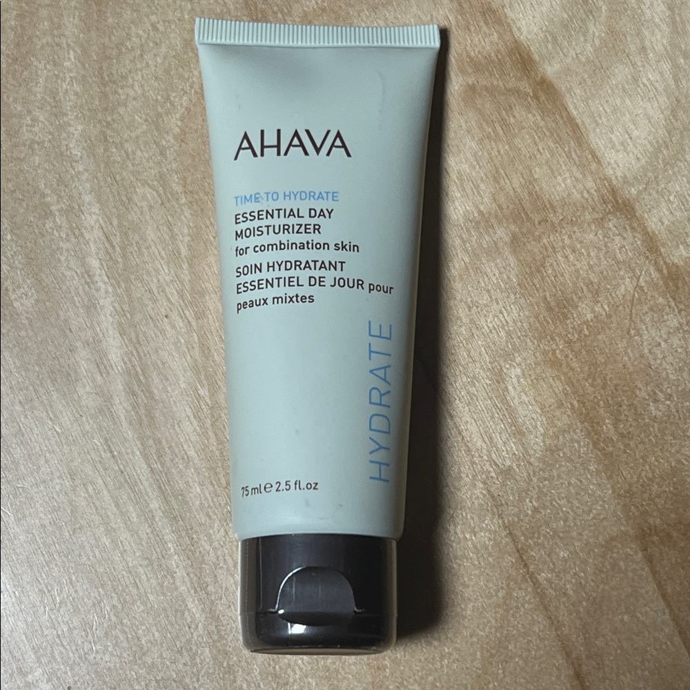 ✨NEW, SEALED AHAVA Hydrate Essential Day Moisturizer✨